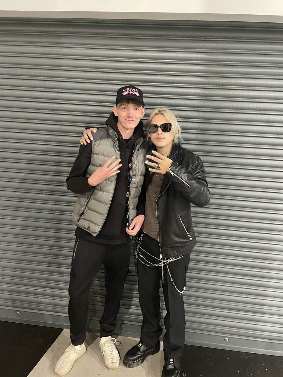 JackValley2005's tweet photo. It was an absolute dream come true to meet @44phantom last night as his music has been through a lot with me.
#44phantom https://t.co/2FX0AAEXWq