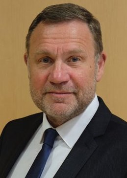 Bundesrat (@bundesrat) on Twitter photo 🙏"Wir bedanken uns für die engagierte Zusammenarbeit und wünschen für die Zukunft von Herzen alles Gute!" - Bundesratspräsident @BodoRamelow verabschiedete heute im Plenum die Bevollmächtigten Jutta Jahns-Böhm <a href="/staatskanzleibb/">Staatskanzlei Brandenburg</a> & Michael Schneider <a href="/MSchneiderEPP/">Michael Schneider</a> <a href="/sachsenanhalt/">Sachsen-Anhalt</a>… 🙏"Wir bedanken uns für die engagierte Zusammenarbeit und wünschen für die Zukunft von Herzen alles Gute!" - Bundesratspräsident @BodoRamelow verabschiedete heute im Plenum die Bevollmächtigten Jutta Jahns-Böhm <a href="/staatskanzleibb/">Staatskanzlei Brandenburg</a> & Michael Schneider <a href="/MSchneiderEPP/">Michael Schneider</a> <a href="/sachsenanhalt/">Sachsen-Anhalt</a>…