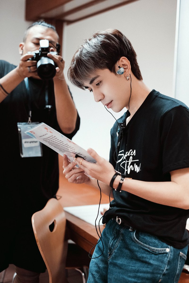 QH_MasterD's tweet image. Are u ready ??? 🔥🔥🔥 
See u Muzik, let’s go !!!

#TheJourneyOfMemories #QUANGHUNGMASTERD #การเดินทางของความทรงจำ