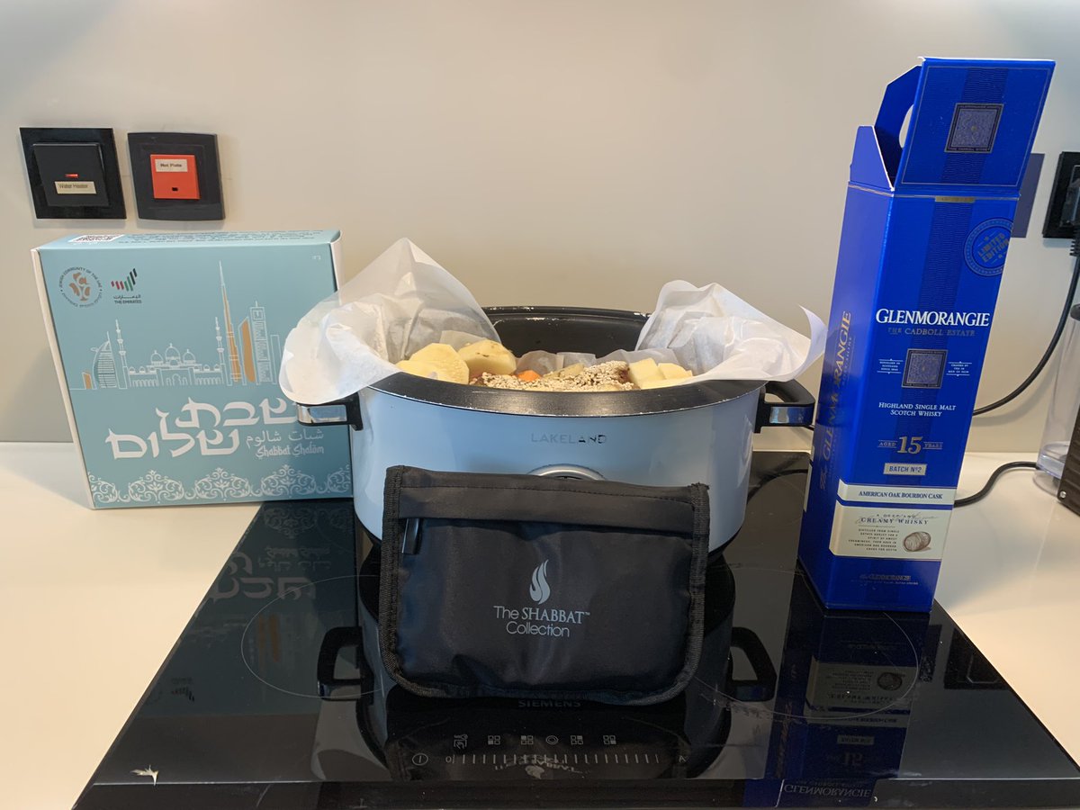 rubin_eric's tweet photo. Here in #Dubai to witness the making of @BruceGurfein world famous #Tchulent #ShabbatShalom #JummaMubarak @hameli1234 @BinSaqer @ThoufeekZakriya https://t.co/Vb3DW7d8GB