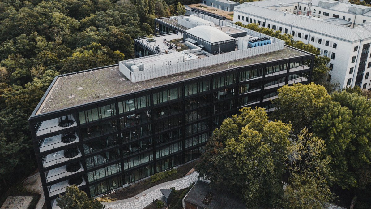 Unzer ➡️ Berlin 😍

Wir haben ein neues Büro im Herzen Berlins bezogen und unseren Firmensitz in die Hauptstadt verlagert. 

Ihr wollt mehr dazu wissen?

Youtube: youtube.com/watch?v=npoKBB…

News: unzer.com/de/press/artic…

#unzer #HQ #berlin