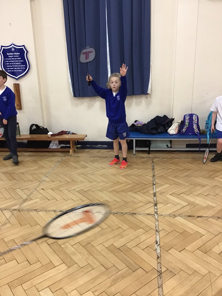 Badminton 🏸 what a great sport.  #MosspitsPE #Fridaymorningclub <a href="/Mosspits_PE/">Mosspits PE & Sport</a>