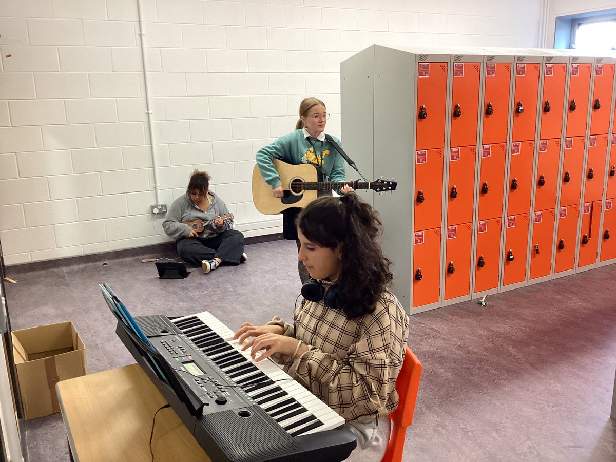 MusicBremore's tweet photo. Lots of group work, peer support and, of course, musical talent from our 3rd Year Music class @BremoreEducate @JctMusicEdu https://t.co/ip1AYVkDi0