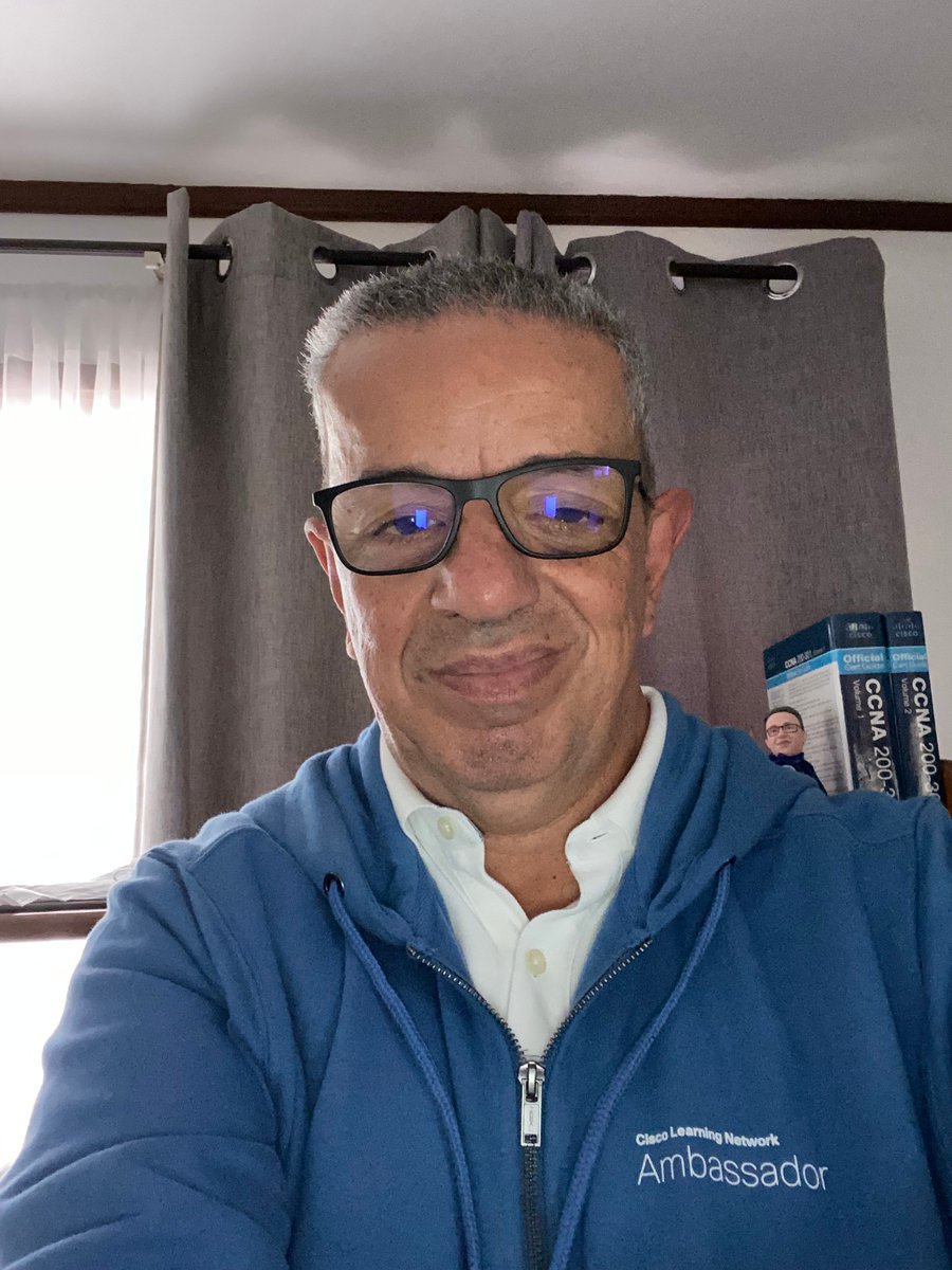 gusleond's tweet image. Great day!! I just received this beautiful hoodie!! Honored &amp;amp; very happy to be part of the @LearningatCisco Community Ambassador program.
Thank you so much @Rigo_Online, @citylifematt, @KarloBobiles, @theothertswift &amp;amp; team! #LearningatCisco 
#bestlearningcommunity 
#clnambassador