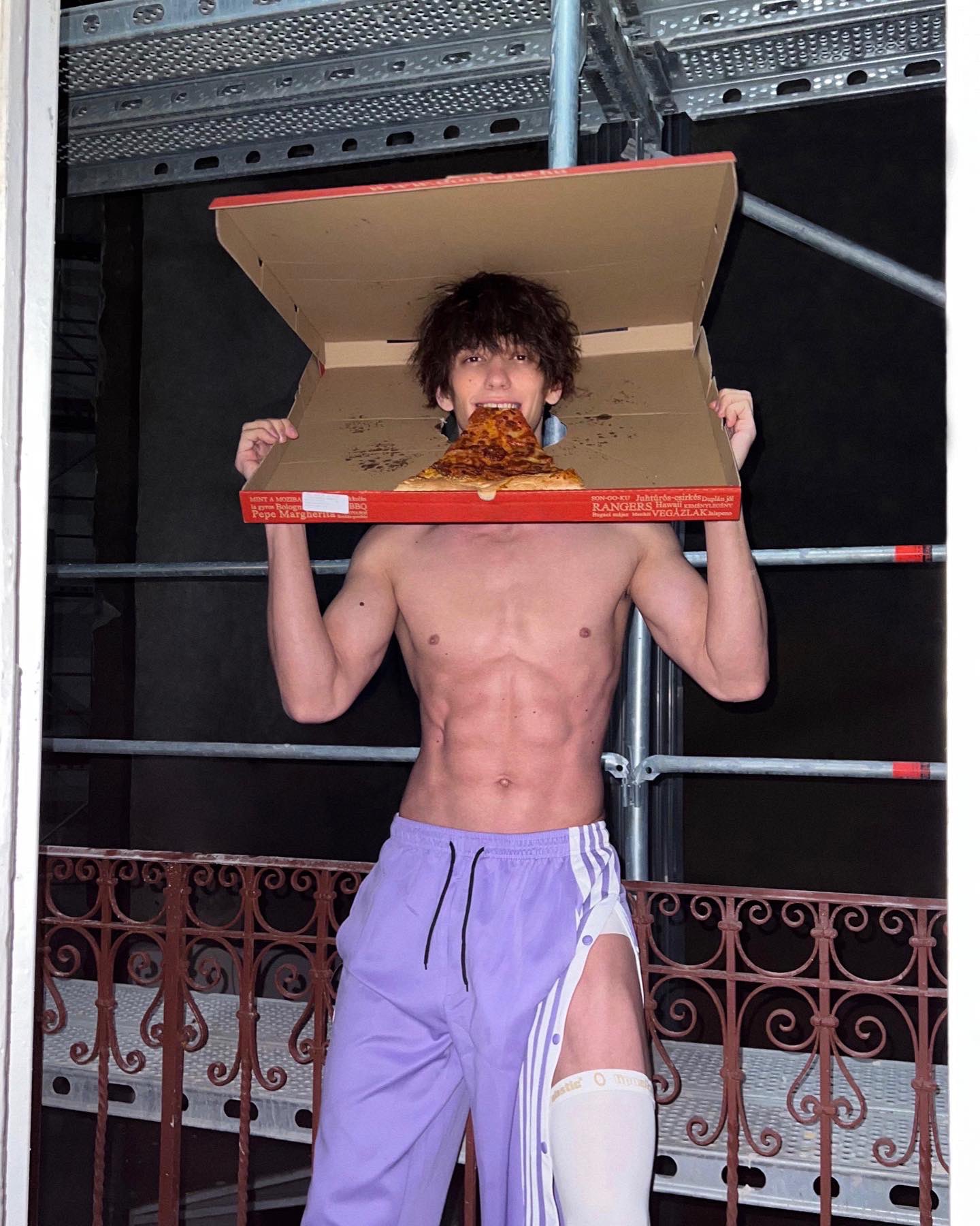 TW Pornstars - 1 pic. Andrii Levchenko. Twitter. 🍕?. 12:59 PM - 7 Oct 2022