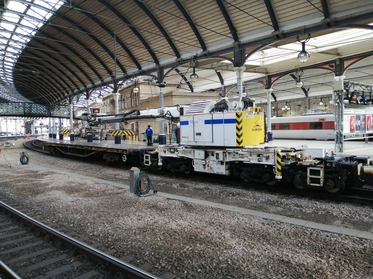 andrew_herny's tweet image. This is definitely my &apos;cup of tea&apos; on a dinner time with an SB Rail Kirow 1200 Rail Crane. #Engineering #CivilEngineering #RailEngineering #Kirow1200 #SBRail