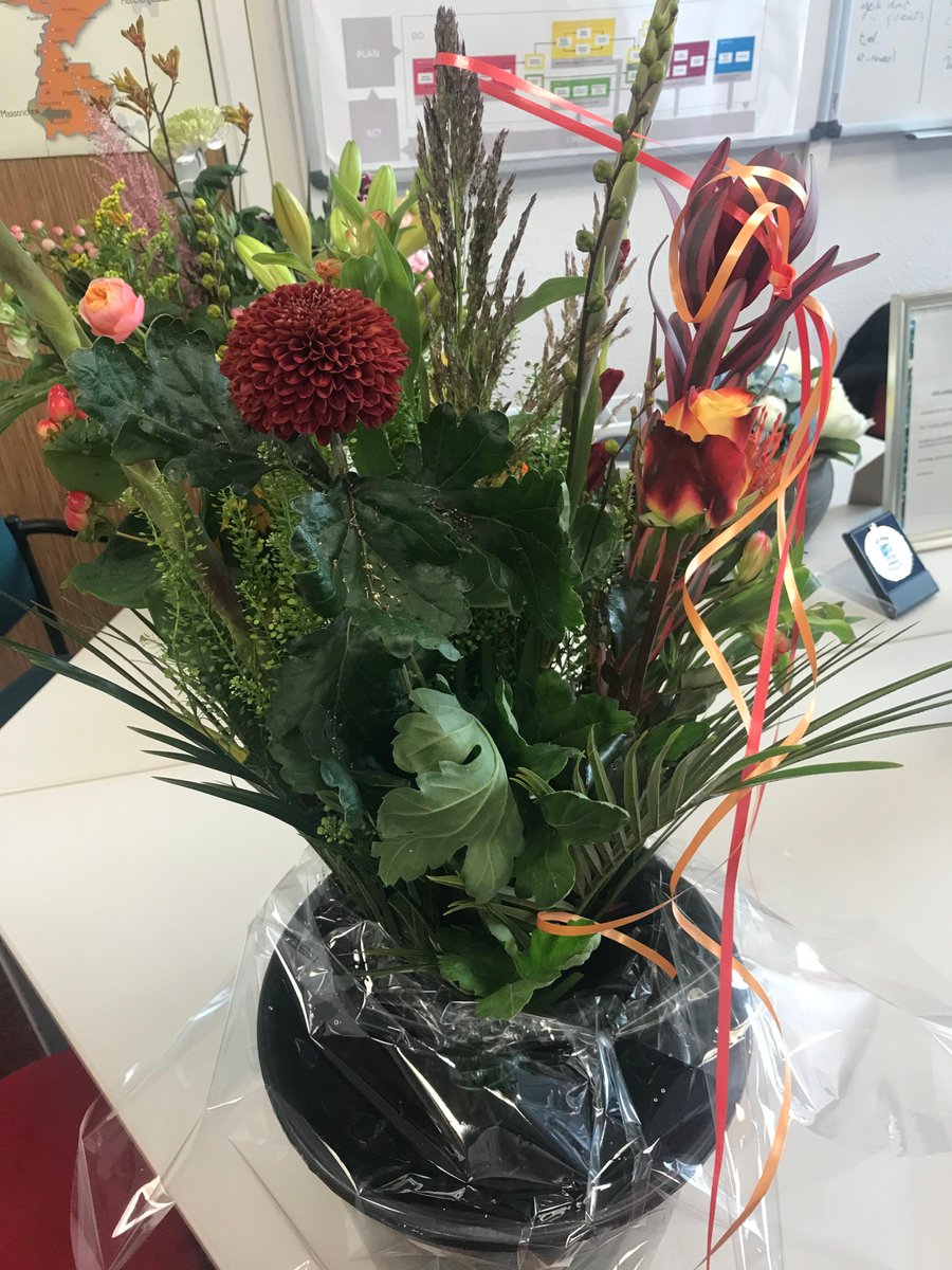 Het houdt niet op, <a href="/VanRennesNL/">Van Rennes Elektro- & Installatietechniek</a> heel erg bedankt voor de prachtig bos bloemen die wij van jullie mochten ontvangen voor ons 10 jarig jubileum!