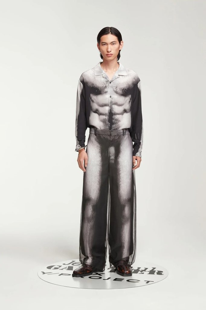 StreetFashion01's tweet photo. Y/Project x Jean Paul Gaultier FW22🖤 https://t.co/6nr1RjPQwN