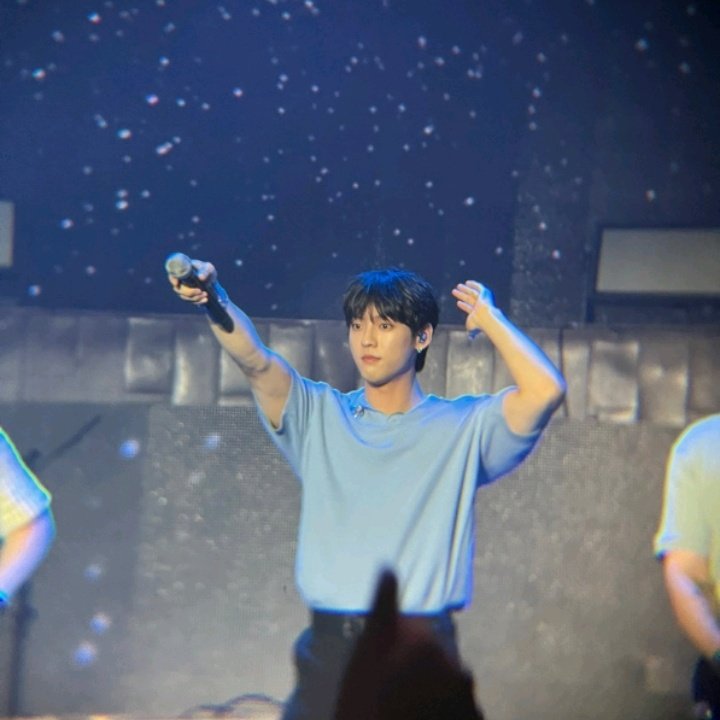 thisisbasicgurl's tweet image. telezoom / lensa tele untuk konser  

a thread 

ps. beserta result / hasil pemakaian