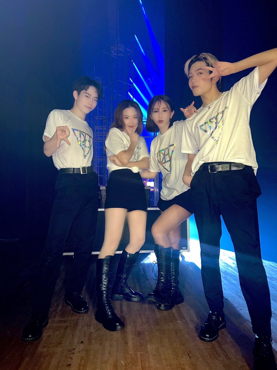 mai2popo's tweet photo. JUNG YONG HWA JAPAN CONCERT 2020 “WELCOME TO THE Y’S CITY”
名古屋,横浜公演と無事に終わり
もうすぐ大阪❤️🔥D3
#JungYongHwa #정용화 #ヨンファ
#ジョンヨンファ #muramai #DANCER
#gpSTUDIO https://t.co/BGCXb1vPH6