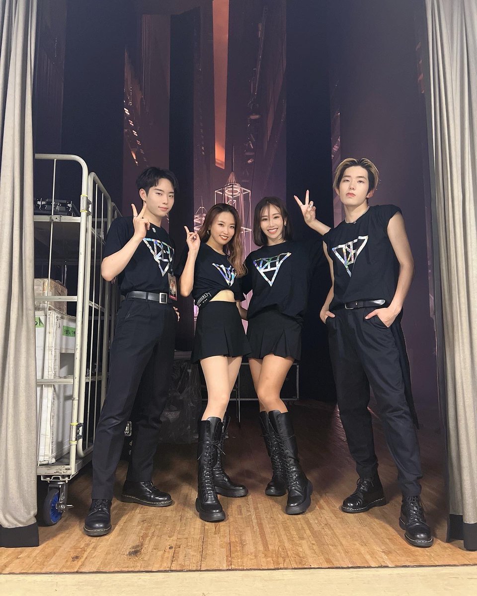 mai2popo's tweet photo. JUNG YONG HWA JAPAN CONCERT 2020 “WELCOME TO THE Y’S CITY”
名古屋,横浜公演と無事に終わり
もうすぐ大阪❤️🔥D3
#JungYongHwa #정용화 #ヨンファ
#ジョンヨンファ #muramai #DANCER
#gpSTUDIO https://t.co/BGCXb1vPH6