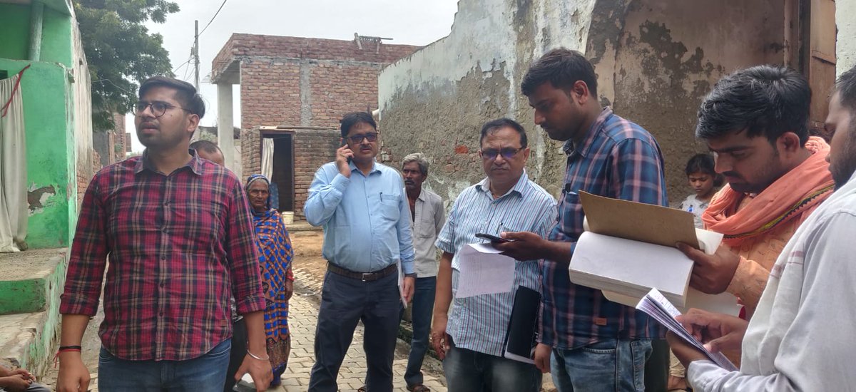 sdochhatikara's tweet photo. आज  ग्राम अल्लेहपुर, गोण्डा अटस एवं नगला सुरीर मे मुख्य अभियंता महोदय आगरा जोन 2 के द्वारा अधीक्षण अभियंता महोदय शहरी एवं अधिशाषी अभियंता महोदय वृन्दावन के साथ कैंप एवं डिसकनेक्शन अभियान का औचक निरिक्षण किया गया। @myogiadityanath @aksharmaBharat @MDDVVNL @se_eudcmathura https://t.co/UYYHj6OcYP