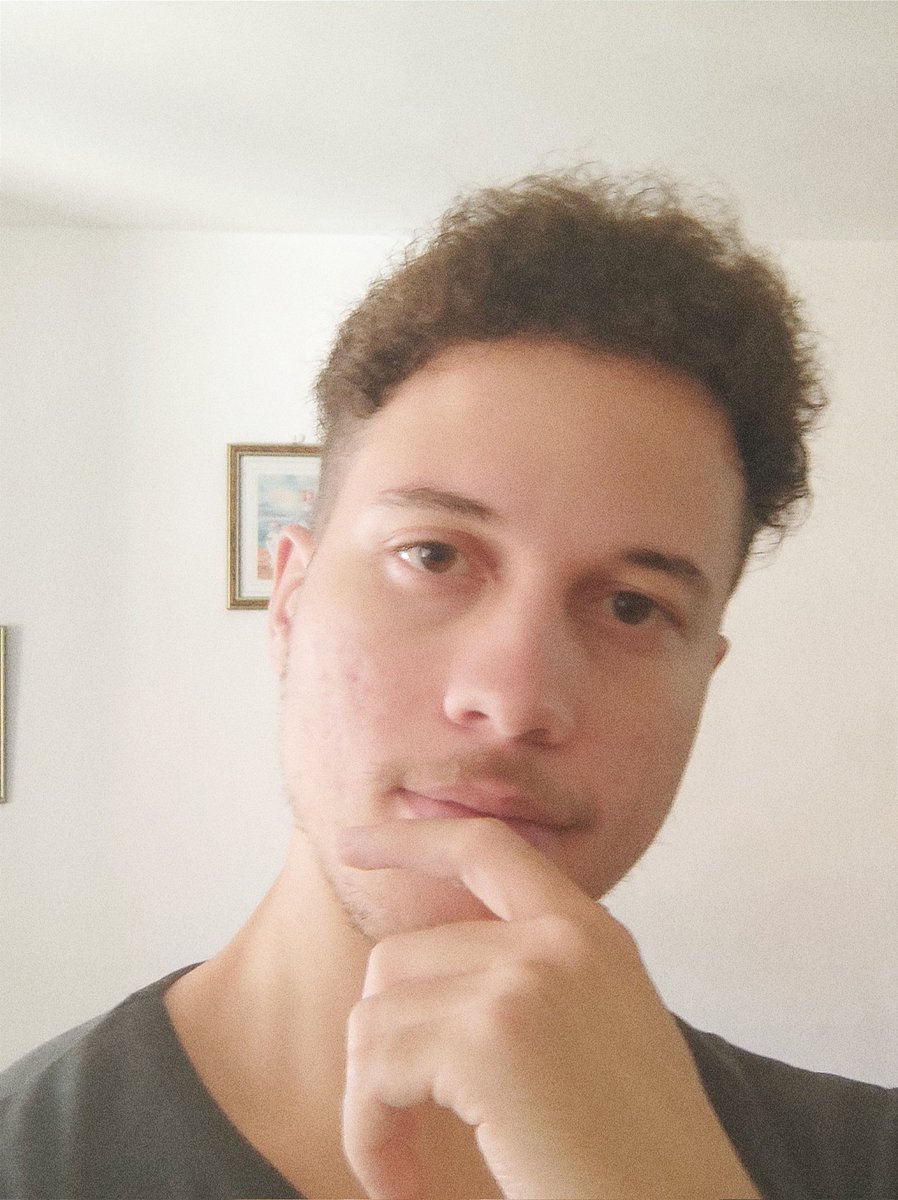 OfficialJayko's tweet photo. Yo también creería al ver esta foto, que me ofrecerá invertir en Bitcoin con su método mágico para ser rico.. 🤣 https://t.co/Bu9oQWcS7u