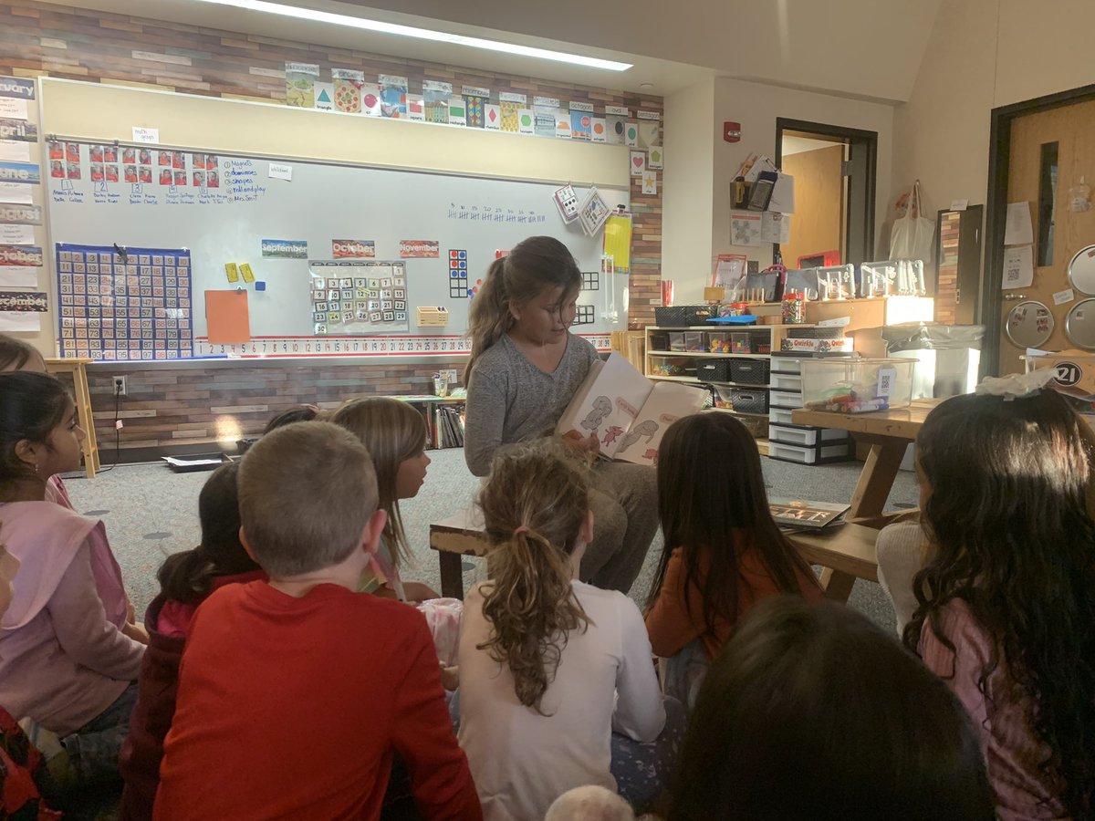 msmit_tce's tweet photo. Best way to start the day with a guest reader!!@MrsNovack1st #TCEcardinals https://t.co/rNAifTy1gv