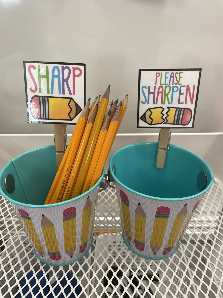 How do you handle pencil sharpening in your room? My students take sharp pencils from the left and move dull/broken ones into the please “sharpen bucket.” At the end of the day I️ sharpen pencils for the next morning! ✏️#educ502