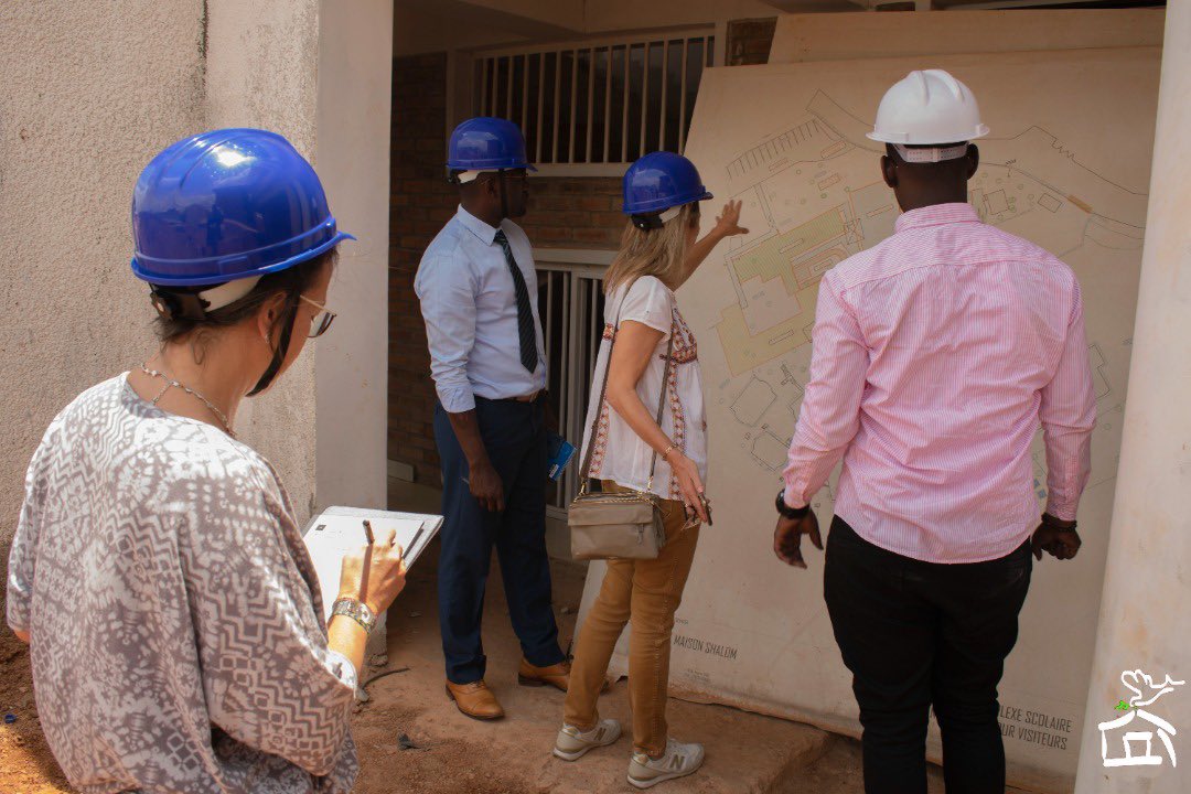 Maison_Shalom's tweet photo. Visite  @Maison_Shalom des représentants de la Fondation Jean François Peterbroeck de #Belgique .Visite du chantier de l’école Ste Anne en construction et échanges sur les projets encours et futurs. https://t.co/TjPgCt6Pju