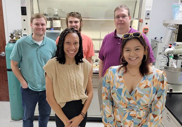 ScoutScientific's tweet photo. This week we hosted several groups of graduate students from the @EastCarolina College of Business for my company @ScoutScientific. We are exploring methods for advanced manufacturing of natural product compounds.
#YourPartnerInScience #mfgday #manufacturingday #ncmep #ecucob https://t.co/k78CTNhPcY