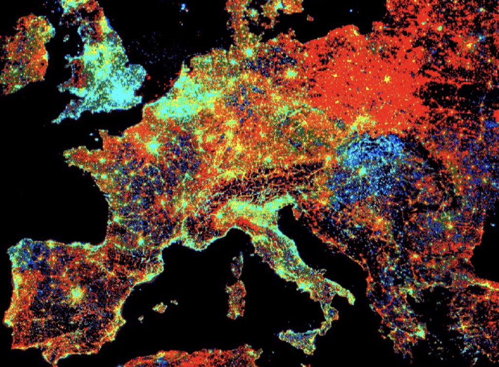 The #GEE resource you have been waiting for! #GoogleEarthEngine

Cardille et al. 2022. Cloud-Based Remote Sensing with Google Earth Engine: Fundamentals and Applications.

&gt;100 authors (well done all!)
&gt;55 chapters, labs, &gt;10,000 lines of code
#OpenAccess:
eefabook.org