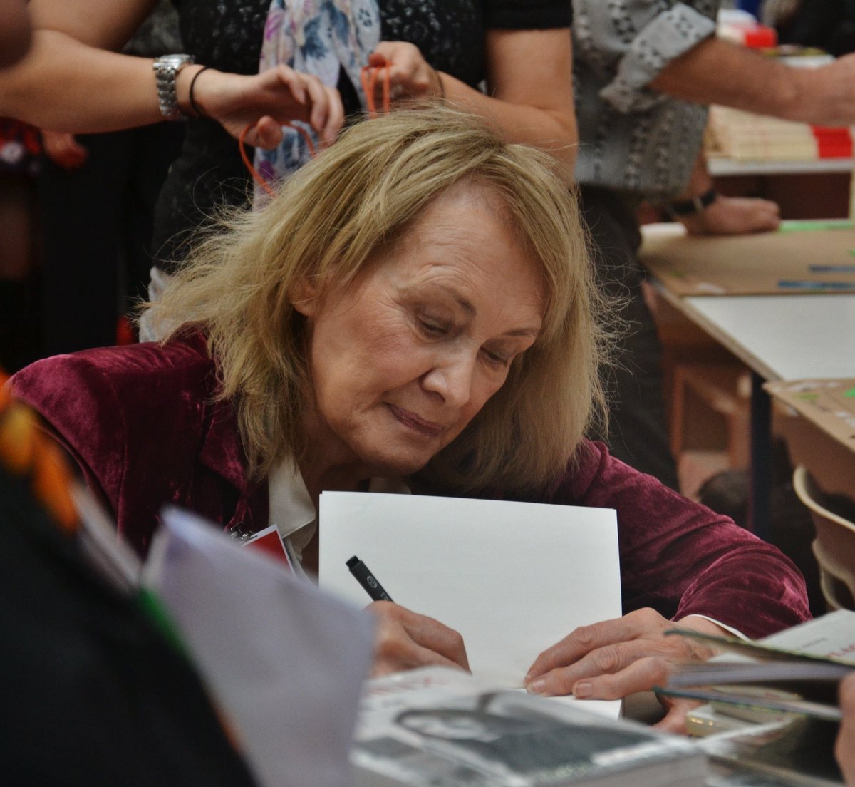 CampusFrance's tweet photo. 📌 Félicitations à Annie Ernaux pour le #PrixNobel de littérature 2022 ! Campus France s'attache à promouvoir la langue, les lettres et la culture 🇫🇷 auprès des étudiants et chercheurs internationaux.
Pour en savoir plus :
➡️ https://t.co/iNP8a6x3oJ
©️ Wikimedia Commons https://t.co/n2sJi6ifKY