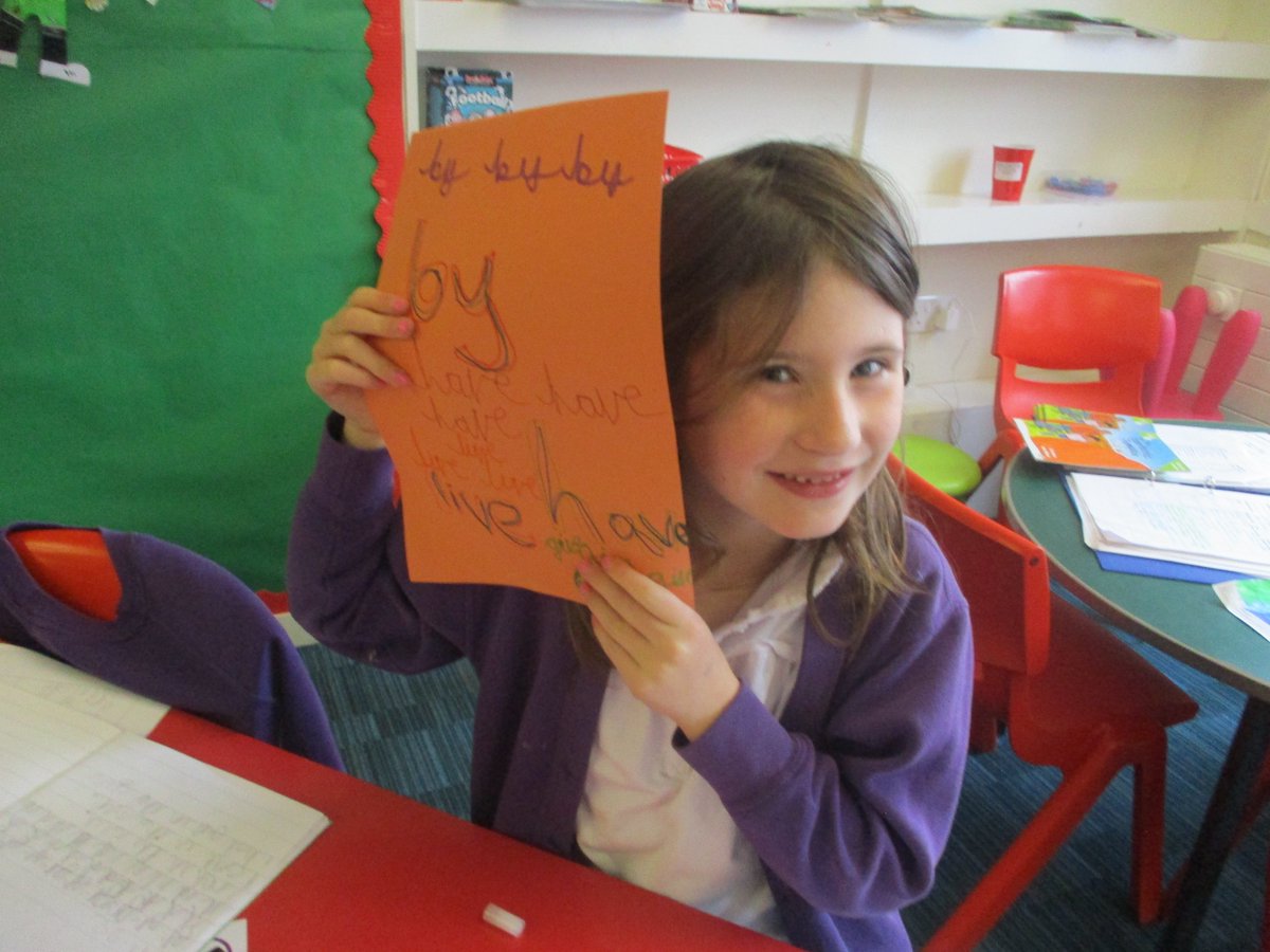 longniddryps's tweet photo. Playing games & making posters are helping learners in P2/3 to learn & practise spellings of 'tricky' (common) words. #spellingfun #spellingmatters #successfullearners #activelearning https://t.co/L4GSywBGA1