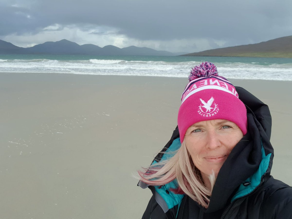 A very happy Friday from #luskentyrebeach #scotland #outerhebrides #isleofharris