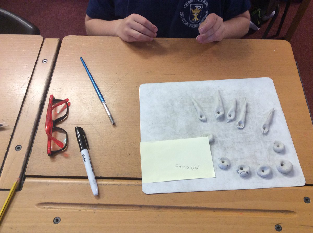 CTKPrimaryCov's tweet photo. Year 3 are making jewellery and creating cave paintings #StoneAgeday https://t.co/AEPyMYd9Gx