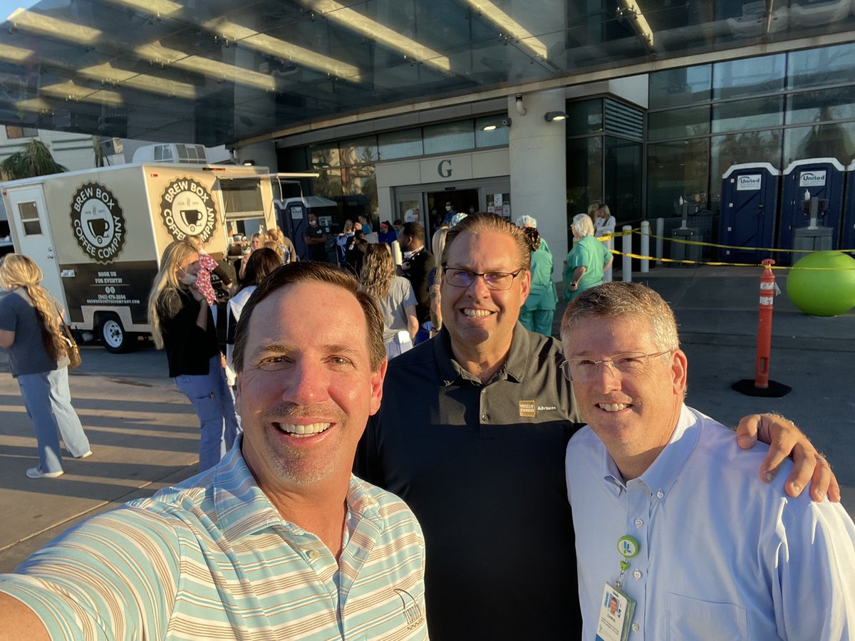 Thanks to my good friends Jeremy King and Jeff Berry for providing a coffee cart to the exhausted medical workers ⁦<a href="/SWFLChildrens/">Golisano Children’s Hospital of Southwest Florida</a>⁩ and ⁦<a href="/Lee_Health/">Lee Health</a>⁩ #berryandkingfinancialadvisors #wellsfargo #gogolisano