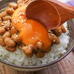 特製ダレが納豆ともご飯ともよく合いそう!作り方が簡単で美味しそうな「納豆」レシピ!