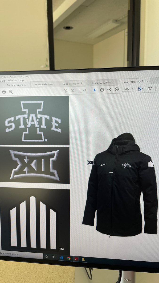 clarkmaclean's tweet photo. Parkas have started to trickle in! My gear philosophy is “if they have it in black I want it in black” but a few supply chain issues later and anthracite it is.

If you ask #TeamIntern what their favorite day is: “Any day we get gear” https://t.co/eY3HjVca5D