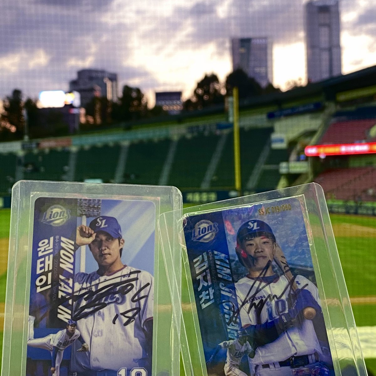 현 (@18taein) on Twitter photo 