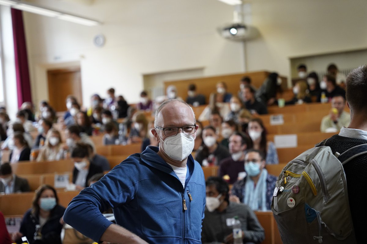 CoE_CMFI's tweet photo. What a day! 

We bring together the Tübingen Community for the Microbiology and Infection Biology Day 2022.

Great diversity of projects and enthusiastic speakers👏

Over 100 smart heads in a vibrant and fun atmosphere and a lot(!) of scientific exchange! https://t.co/BL15cQC5vb