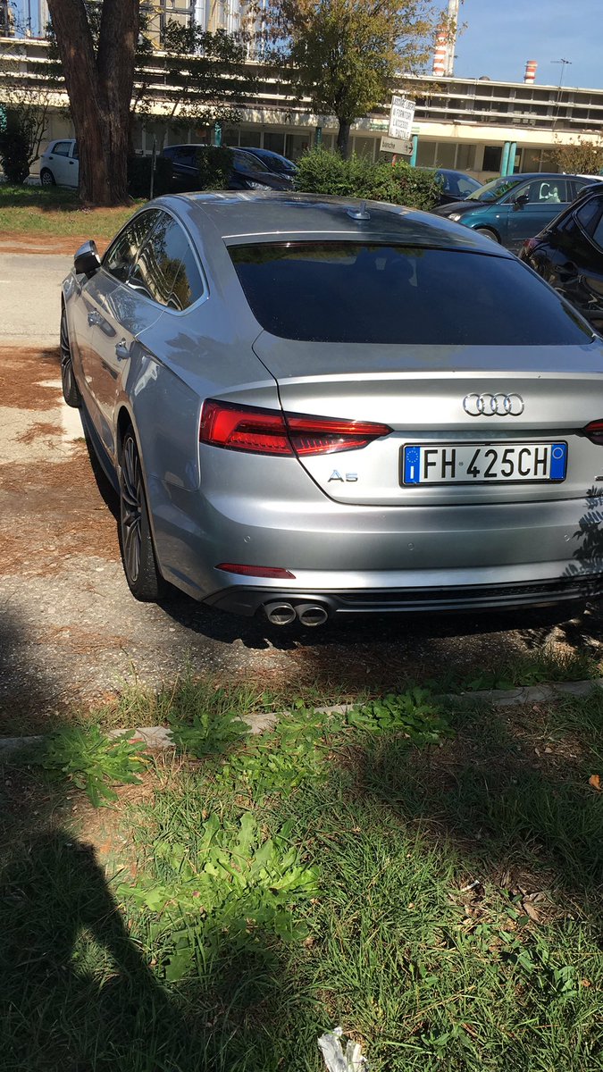Lion__76's tweet photo. Lavoro di Ravenna finito 
Ora viaggetto verso Boario , domani visite mediche e poi domenica o lunedì nella bellissima Sannazzaro de Burgondi near Pavia
In partenza anche con busta di roba sporca ... https://t.co/vypKdsbjIJ