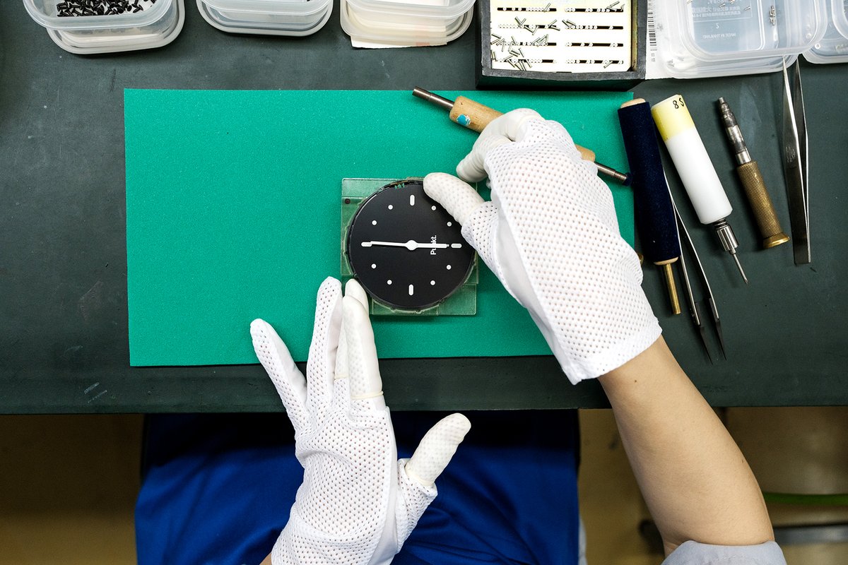 punkt's tweet photo. In a recent piece in the @japantimes, #PunktCommunity member @LanceStein talks to Yusuke Nagatani, product planner at Rhythm, about the importance of quality control in the production process. Read here: https://t.co/nyVhQARLZA #punktdesign #Punkt #AC02 #Japan #AnalogueTime https://t.co/WM3mOaZJD2
