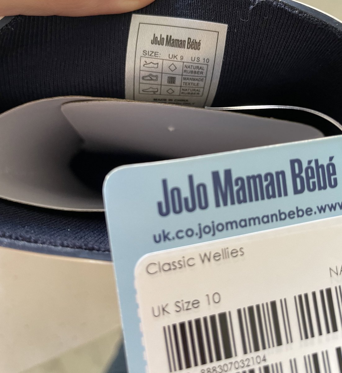 kate_hoult's tweet photo. @JoJoMamanBebe I ordered some size UK10 wellies but they are tagged incorrectly as pictured (sole also says size 9). If I return for an exchange (which is at my own expense) how do I know I won’t be sent the incorrect size again? As it seems like it may be a labelling issue. https://t.co/VUG0BQJ4nt