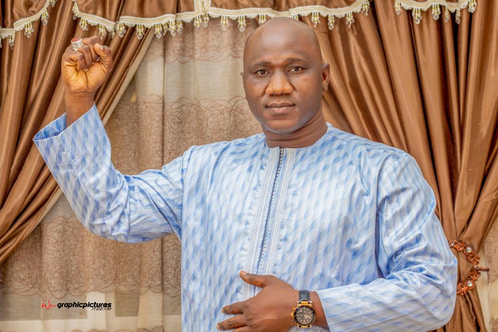 AT1Officiel's tweet photo. Le mouton passe toute sa vie à craindre le loup mais c'est le berger qui le tue à la fin. Protège toi de tes ennemis mais encore plus de tes amis. Jumah MOUBARAK à toute la communauté musulmane 🥰#AT #RASAT #KHOMBOLE https://t.co/8C38F6CQsi