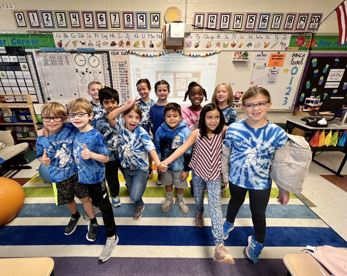 Closing out #WeekofRespect with lots of ⁦<a href="/bfes_ltps/">Ben Franklin ES</a>⁩ school spirit 💙 Happy Friday! #respectourcommunity #bfrocks ⁦<a href="/JayBilly2/">Jay Billy</a>⁩