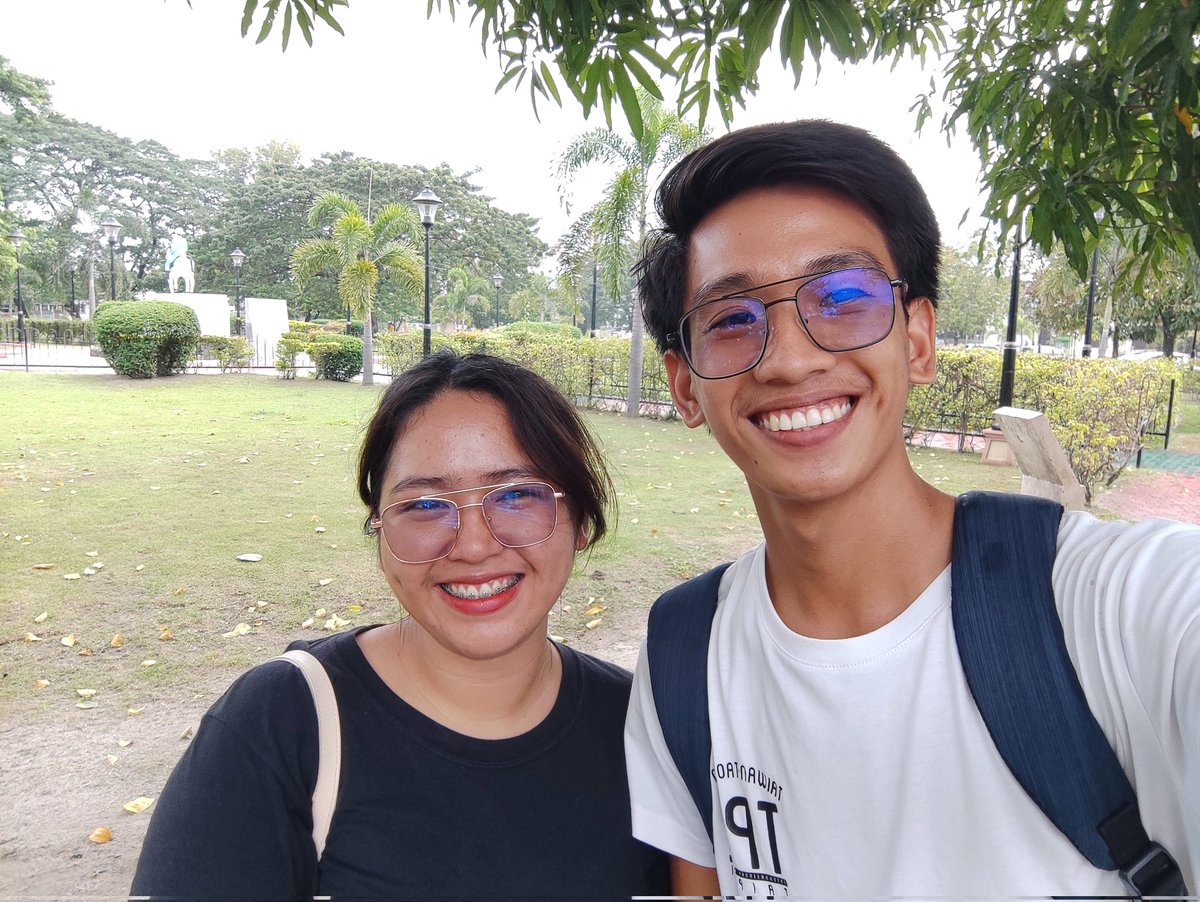 TaalaJoshua's tweet photo. PhilHEALTH ✅
SSS ✅
TDC ✅
PDC ✅
Exam nalang sa LTO ang kulang. 
Thank you darling @ree_kuh_leen sa pag-sama! I love you. https://t.co/fJGQ8eEeNS