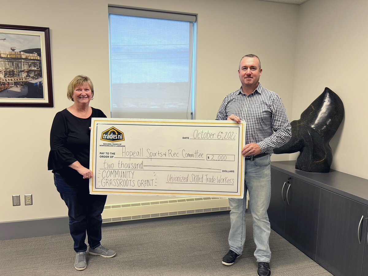 Trades_NL's tweet photo. 🎉🦺 We are thrilled to present one of our Community Grassroots Grants to the #Hopeall Sports & Rec Committee - as they continue to do great work by enhancing the lives of their residents through recreation initiatives!
#BuildingTrades #NLSkilledTrades #CommunityGiving https://t.co/eAkt1pTfDT