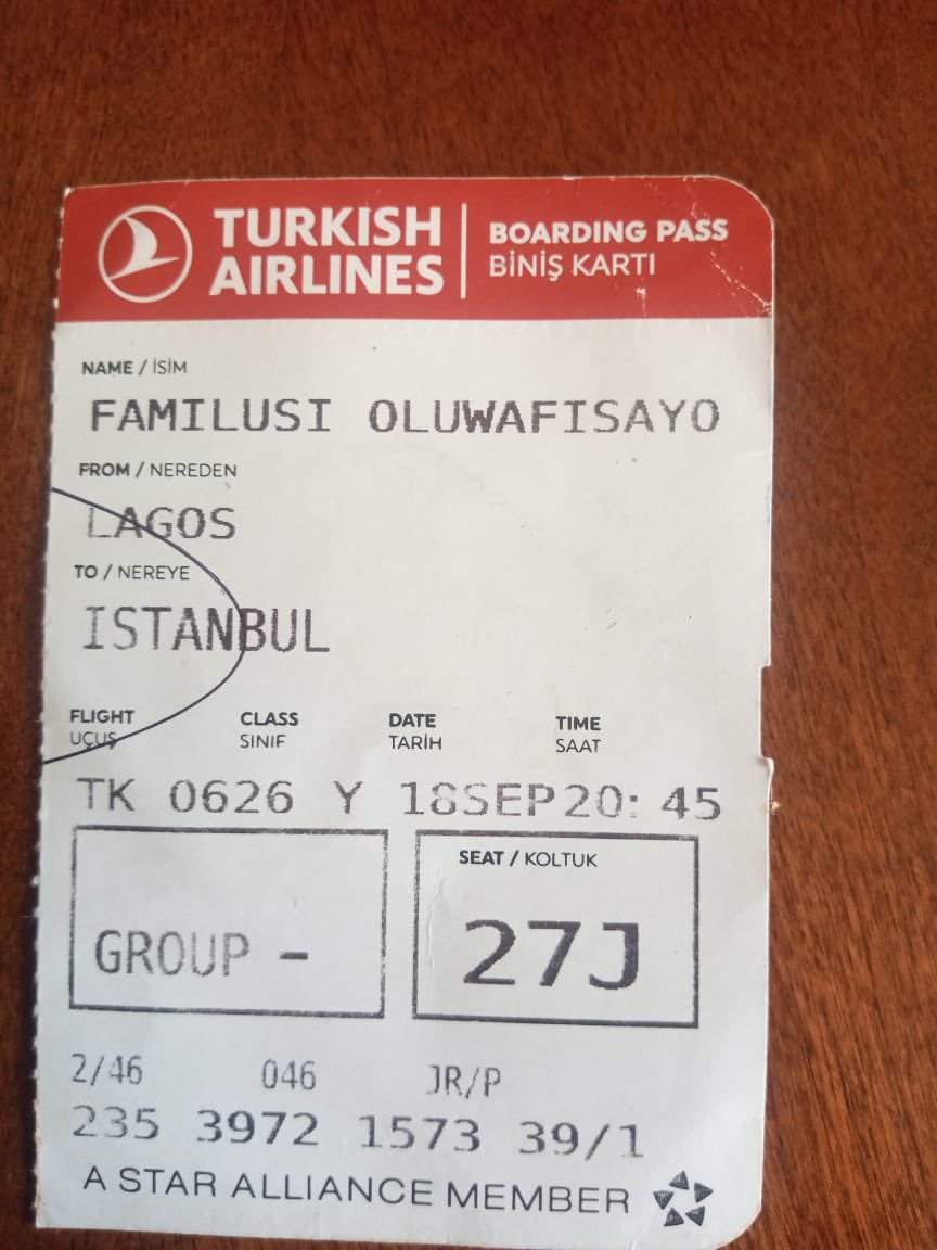 NursetoluX's tweet photo. *Traveler's Luggage Still Missing, Three Weeks After Flying @TurkishAirlines To The UK

Miss Familusi Oluwafisayo with the handle @esthifam Is a friend, who left Nigeria for the UK on Sunday, 18th Sept, 2022, and has lost her luggage in transit, After Flying Turkish Air. #Athread https://t.co/aBGXyrBXvQ