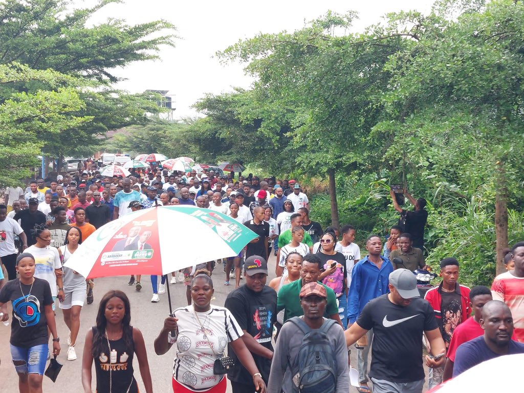 abangdove's tweet photo. A fitness walk for #AtikuOkowa2023 earlier this morning at Ika, the hometown of the @OfficialPDPNig Vice-Presidential Candidate, Governor @IAOkowa.
#AtikuIsOurChoice2023 #DeltaIsPDP https://t.co/CJJtXCsxrJ