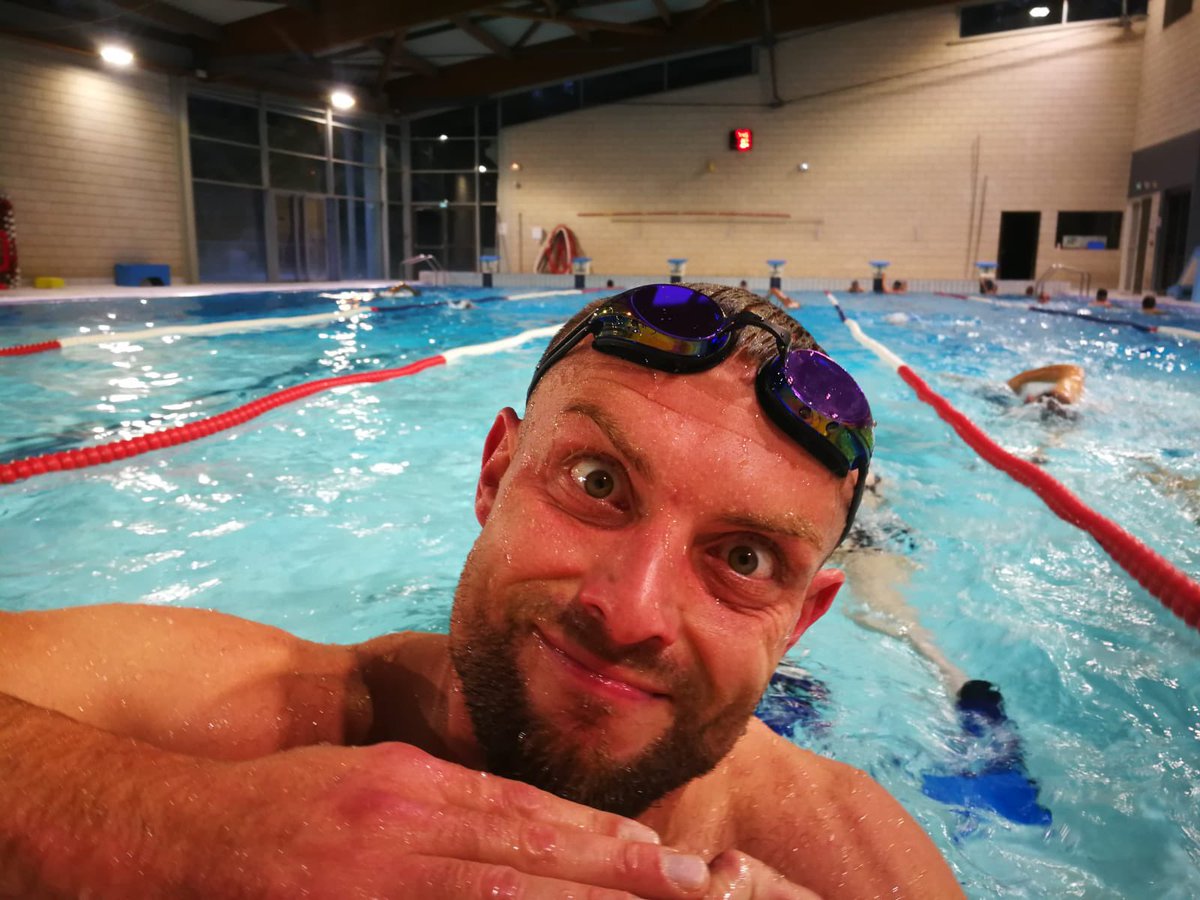 sdis27's tweet photo. En cette #JournéeMondialeDuSourire on ne pouvait que vous partager ce smile d’un de nos #instructeurs de la #FiPro202201
Alors Souriez ! C'est bon pour la santé 😁 comme l’a dit @sdis42
#FiersDetreEurois https://t.co/ROb3Laa1el