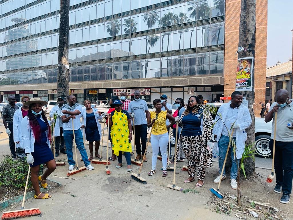 zeraenergy's tweet photo. ZERA members of staff took time off their schedules to partake in the National Clean-up campaign initiative, held on the 1st Friday of each month. Looking after our environment is a responsibility that we shld all collectively take up.
#NationalClean-up
#MinofEnvironment
#EMA https://t.co/SLYPST3iK4