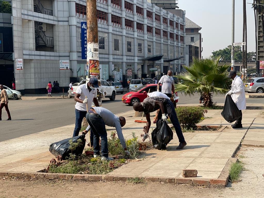 zeraenergy's tweet photo. ZERA members of staff took time off their schedules to partake in the National Clean-up campaign initiative, held on the 1st Friday of each month. Looking after our environment is a responsibility that we shld all collectively take up.
#NationalClean-up
#MinofEnvironment
#EMA https://t.co/SLYPST3iK4