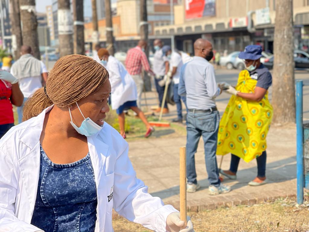 zeraenergy's tweet photo. ZERA members of staff took time off their schedules to partake in the National Clean-up campaign initiative, held on the 1st Friday of each month. Looking after our environment is a responsibility that we shld all collectively take up.
#NationalClean-up
#MinofEnvironment
#EMA https://t.co/SLYPST3iK4