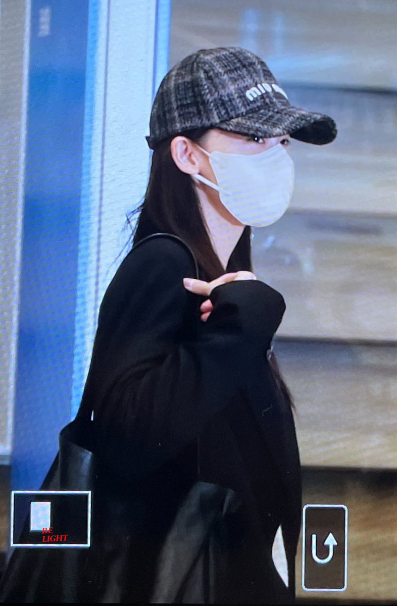 Relight0805's tweet photo. 221007 윤아 ICN
#YOONA #소녀시대 https://t.co/PkXlMlEiGQ