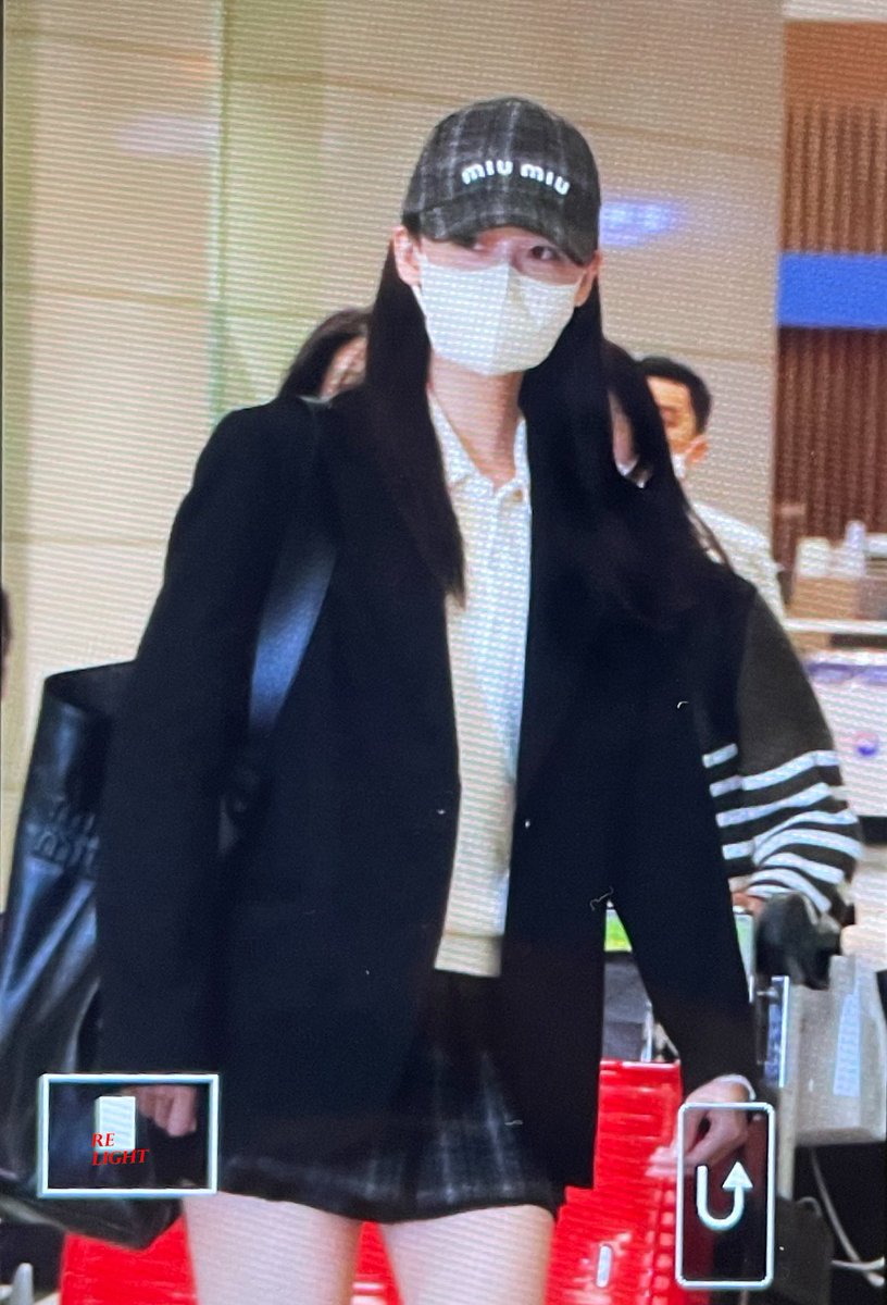 Relight0805's tweet photo. 221007 윤아 ICN
#YOONA #소녀시대 https://t.co/PkXlMlEiGQ