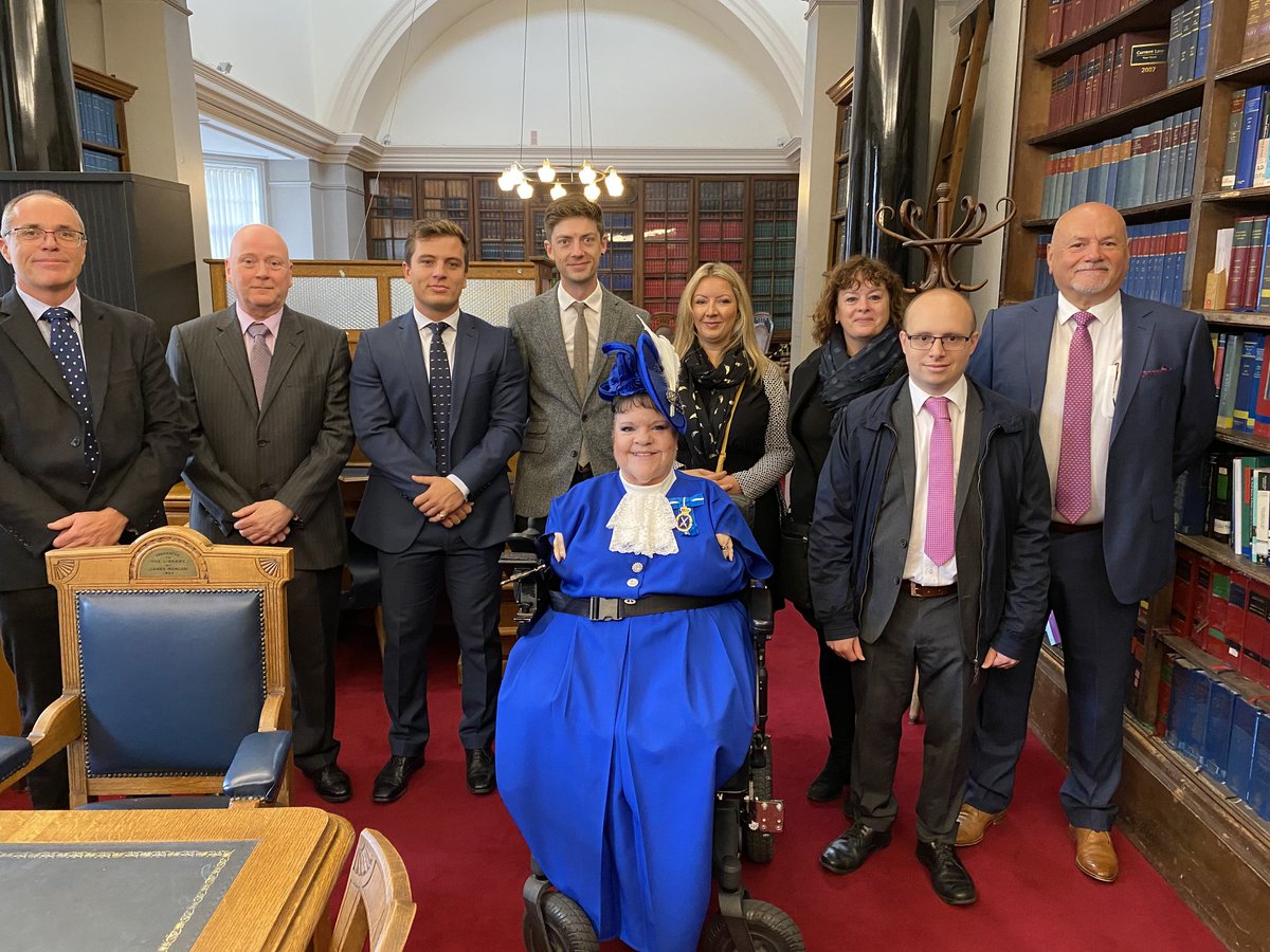 BenBCoates's tweet photo. Had the fun (if surreal!) experience of being sworn in as a Magistrate. Now a Justice of the Peace, which I think means I get a lightsaber or something.. 
Need more young(er) ppl from different backgrounds, and it's fascinating! Happy to speak to anyone thinking about applying! https://t.co/tbnZa2u3BN
