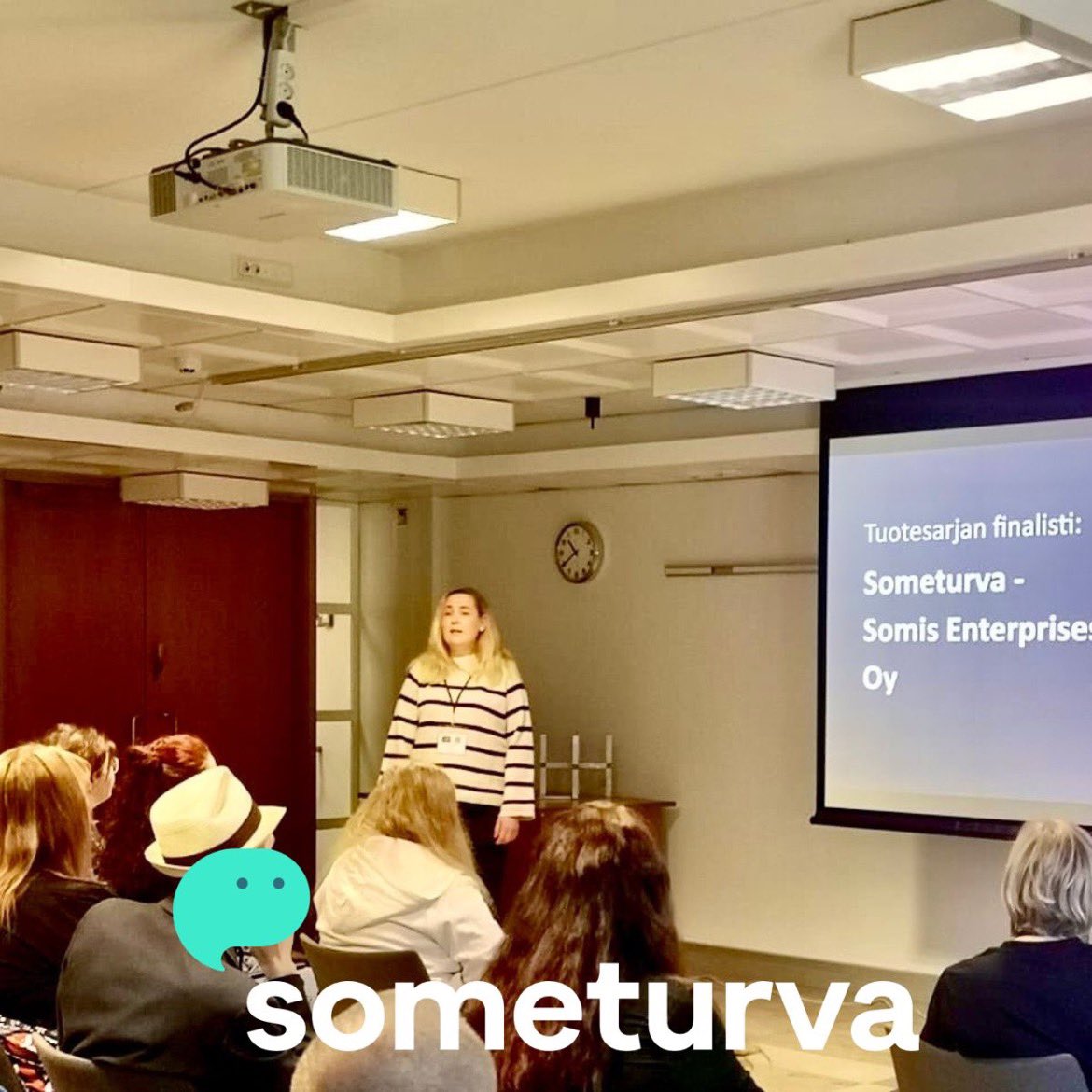 Someturva's tweet image. Tänään esittelimme Someturvaa #itk2022 täydelle auditoriolle yhtenä parhaana suomalaisena oppimisratkaisuna. Estradilla meistä kertomassa @KatiNevatalo. Kiitos, että saimme olla mukana @eoppivaFi.