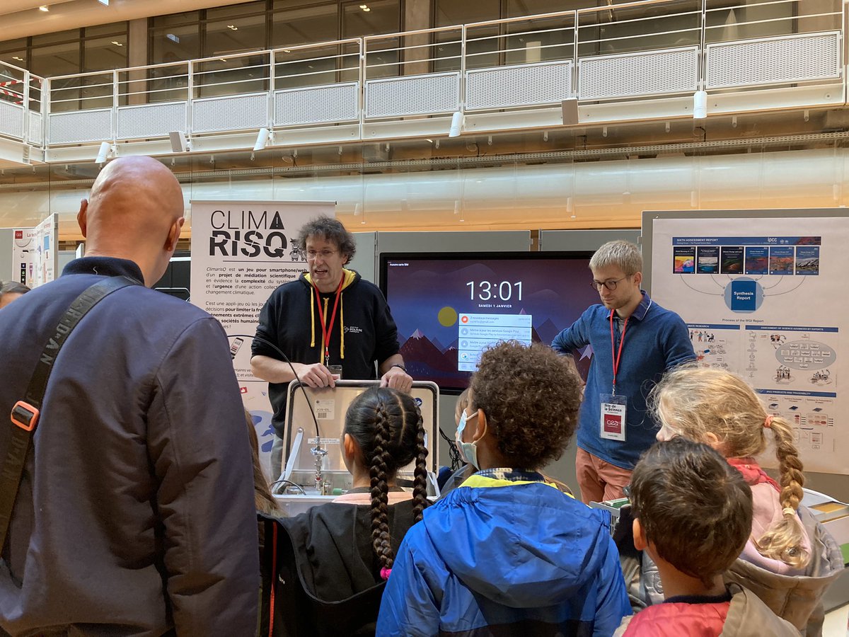 CEAParisSaclay's tweet photo. [🌍#fds2022] Nous sommes au Village des Sciences où nous accueillons des primaires, collégiens et lycéens toute la journée pour des ateliers à l’@ENS_ParisSaclay avec #LSCE #IRAMIS #ISAS @CEA_Jacob_ @CEA_Joliot @CEA_Officiel 👍 https://t.co/fYPe2yhOAn