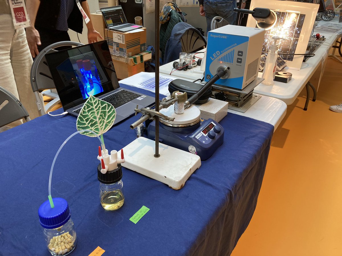 CEAParisSaclay's tweet photo. [🌍#fds2022] Nous sommes au Village des Sciences où nous accueillons des primaires, collégiens et lycéens toute la journée pour des ateliers à l’@ENS_ParisSaclay avec #LSCE #IRAMIS #ISAS @CEA_Jacob_ @CEA_Joliot @CEA_Officiel 👍 https://t.co/fYPe2yhOAn